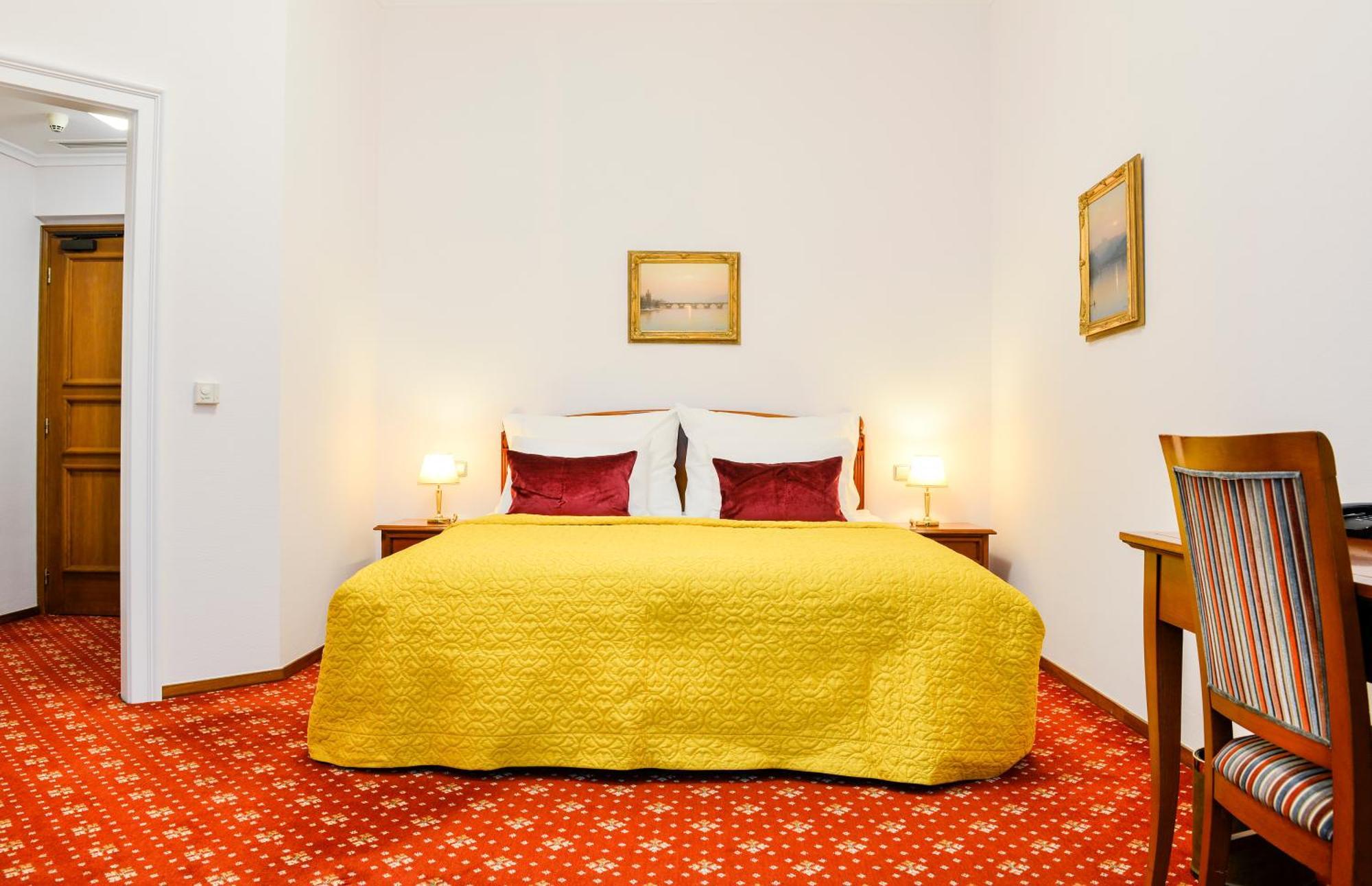 Boutique Seven Days 4* Prague