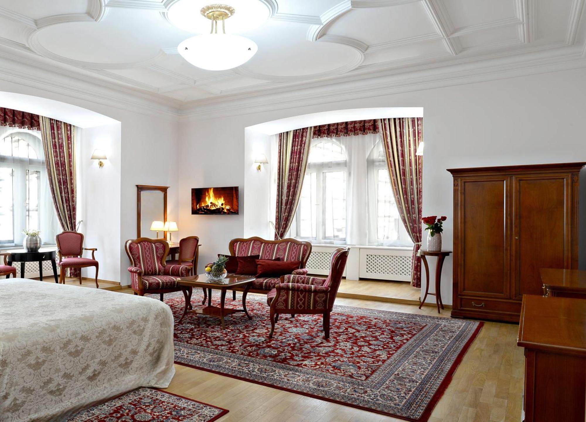 Boutique Seven Days Hotel 4*