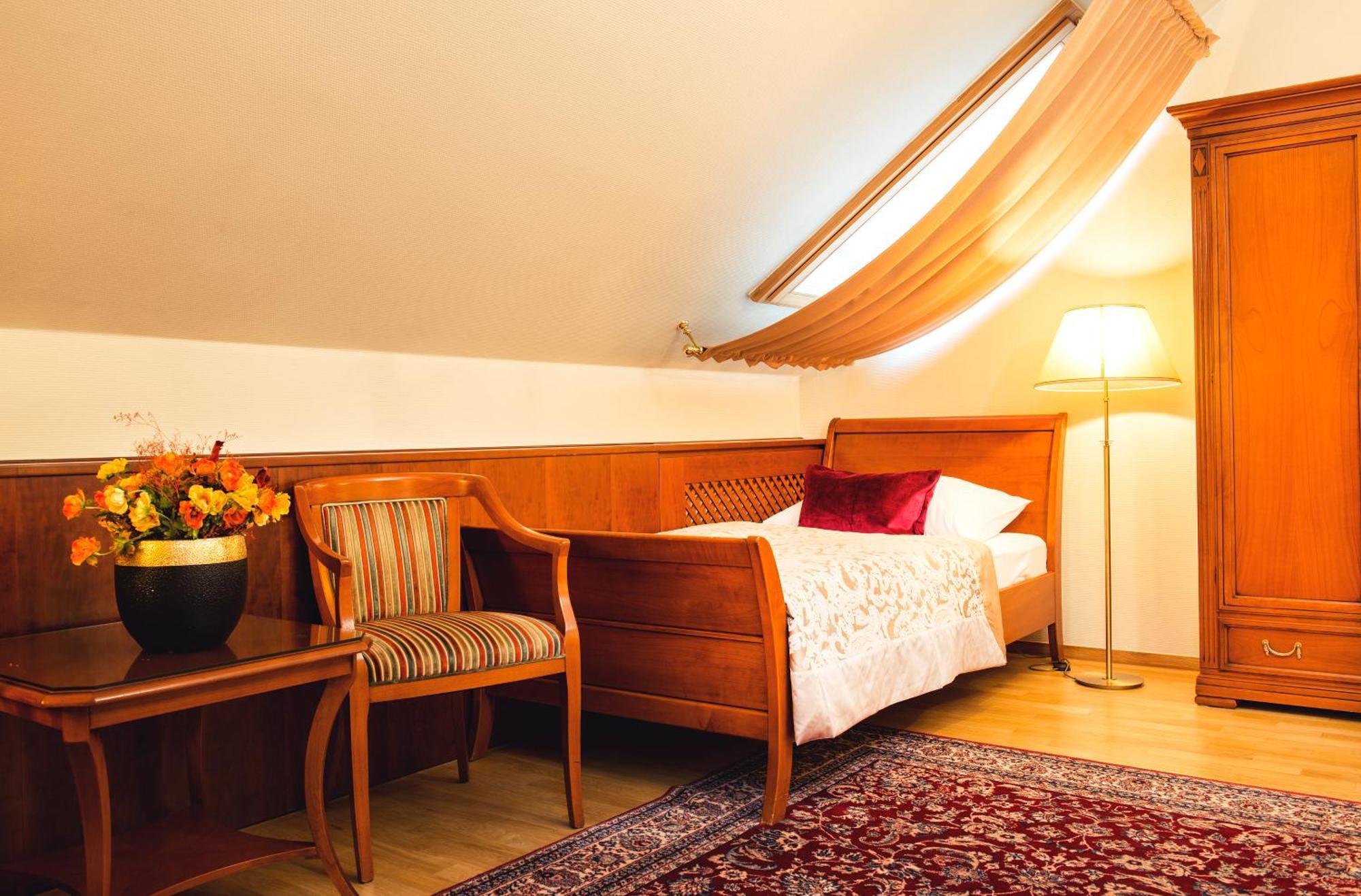 Boutique Seven Days 4*